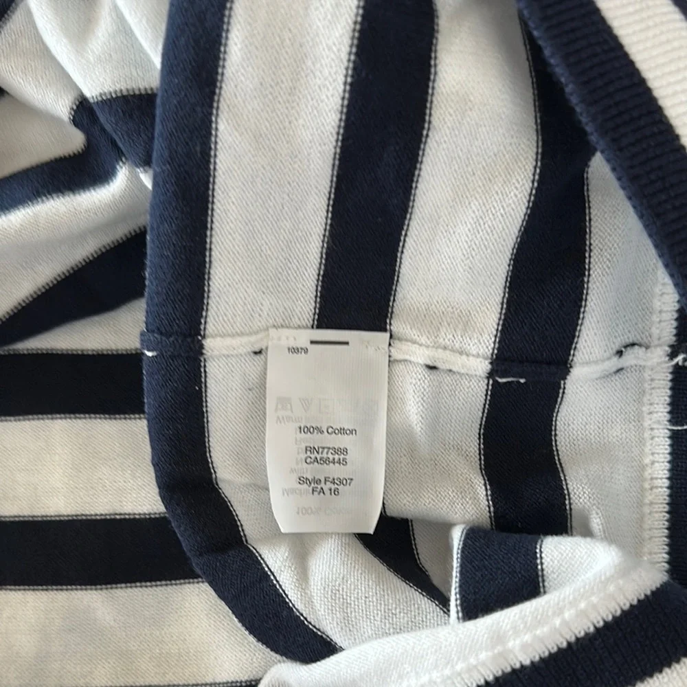 NWT J. Crew Navy/White Long Sleeve V-Neck Sweater Size XL